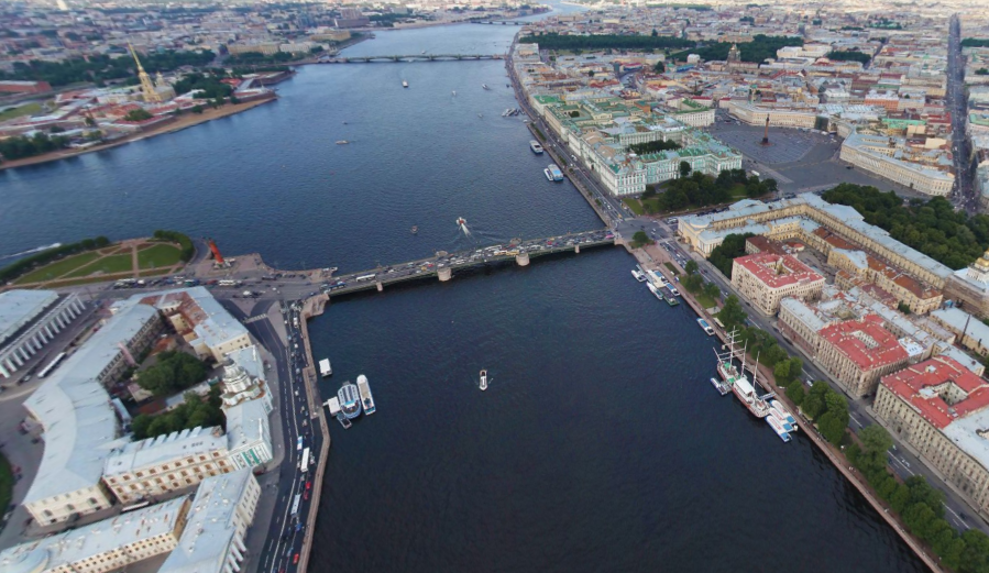 Разводку мостов в Петербурге отменят из-за Дня РФ