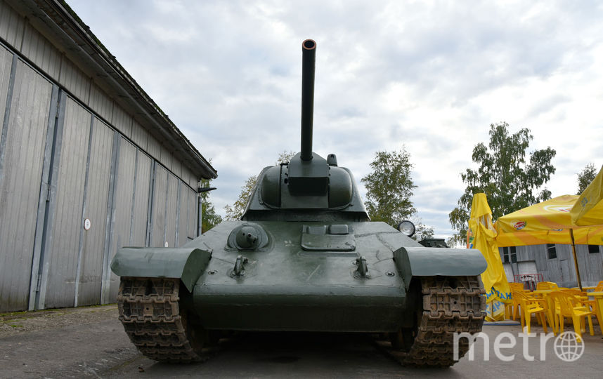 Военный КамАЗ, перевозивший боевой танк, перевернулся в Дагестане