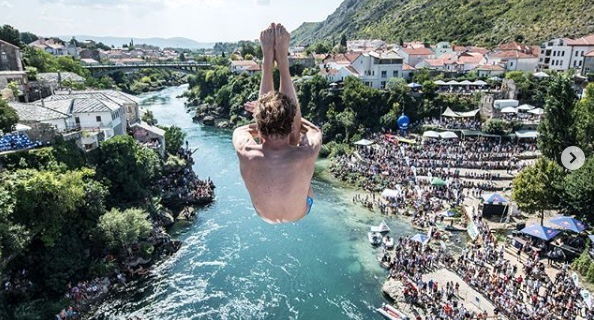       red cliff diving 