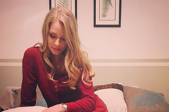 Белее белого: 34-летняя Светлана Ходченкова показала свадебного одеяние Белее белого: 34-летняя Светлана Ходченкова показала свадебного одеяние