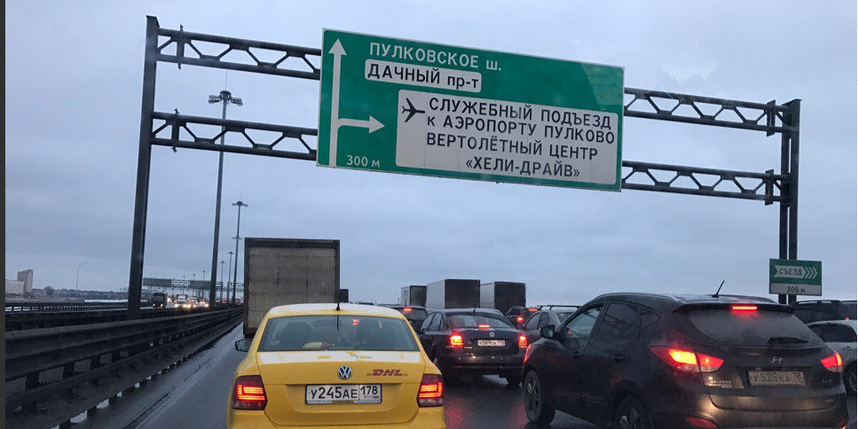 В Петербурге на КАД из-за массового ДТП создалась пробка