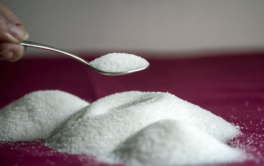 Сладкая жизнь: Омичи устроили давку за сахар по скидке. Фото Getty