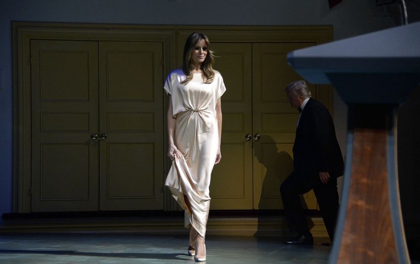 Мелания Трамп в образе древнегреческой богини покорила модных критиков. Фото Getty