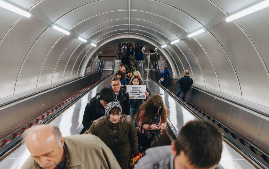 В день рождения Цоя в метро Петербурга устроили флешмоб