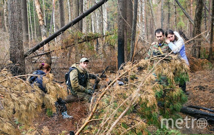 Мальчик в лесу фото