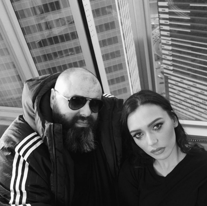летняя балерина Анастасия Волочкова сейчас отдыхает на острове Пхукет в Таиланде.Артистка постоянно подвергается нападкам хейтеров, которые обвиняют звезду во всем: им не нравится ее внешность, поведение. Фото ольги серябкиной в нижнем белье для журнала
