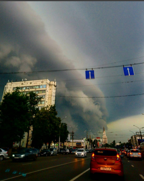 Три дождя воронеж. Воронеж дождь. Дождливый Воронеж. Московский проспект дождь. Сильный дождь.