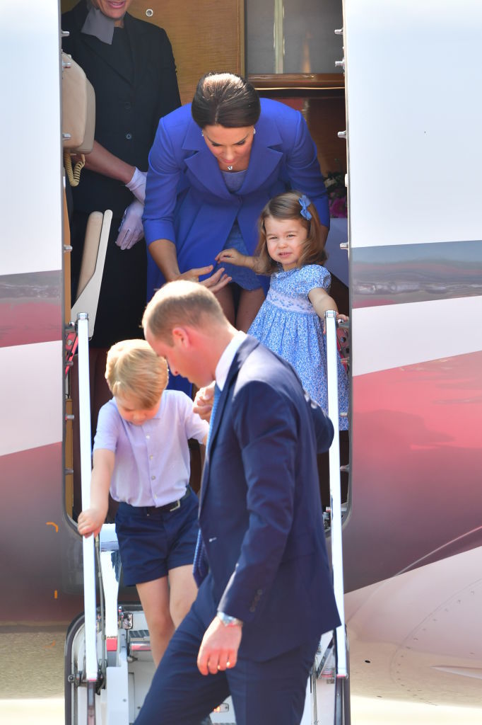 Кейт Миддлтон и принц Уильям с детьми прилетели в Берлин. Фото Getty