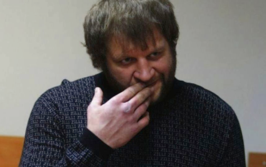 Названа дата первого после колонии официального боя Александр Емельяненко Названа дата первого после колонии официального боя Александр Емельяненко