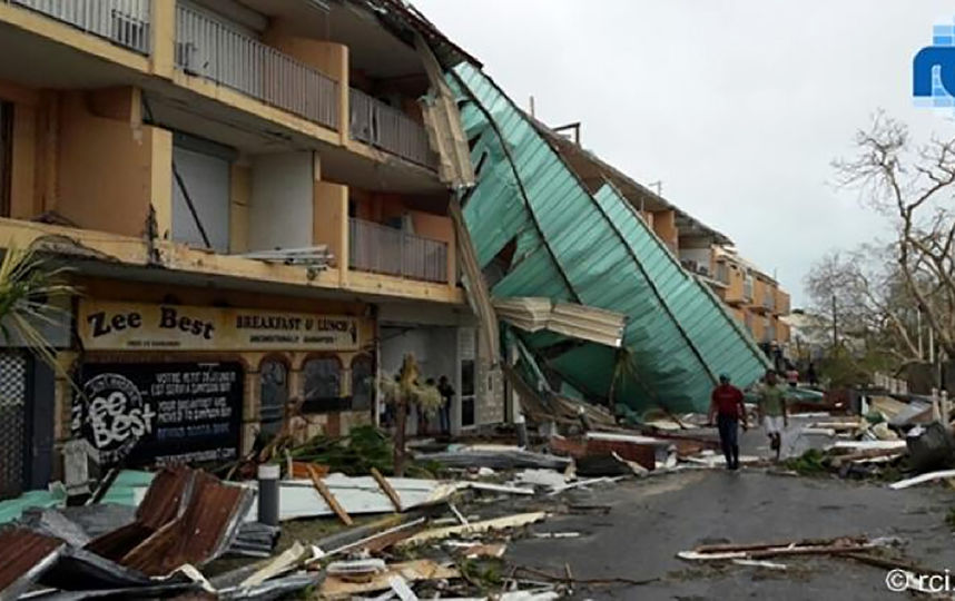 Ураган "Ирма" ударил по столице Синт-Мартена Филипсбургу. Фото AFP