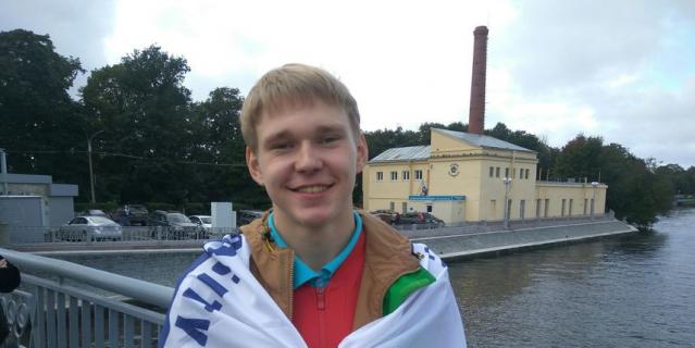 Максим Кузнецов, студент, 18 лет. Максим Кузнецов, студент, 18 лет.