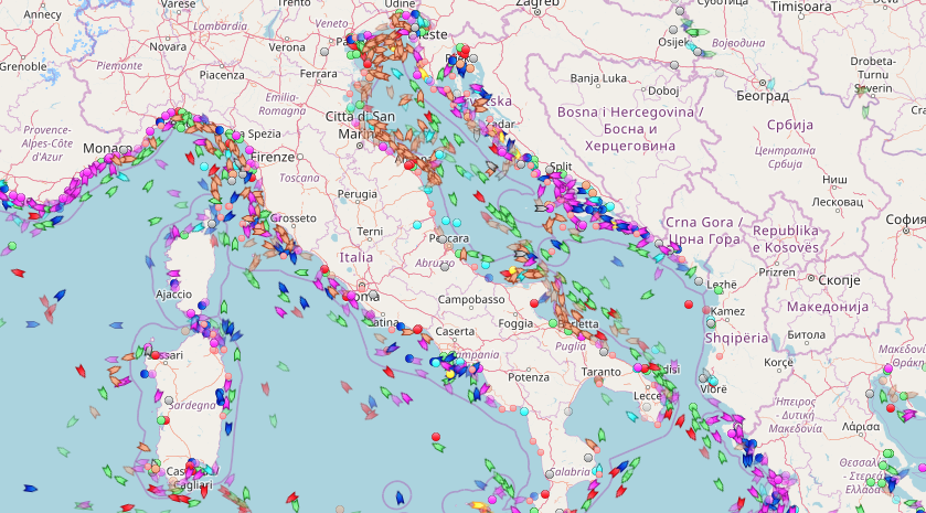 Карта движения морских судов. Фото seatracker.ru
