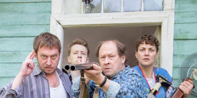 Кадр из сериала "Ивановы – Ивановы". Кадр из сериала "Ивановы – Ивановы".