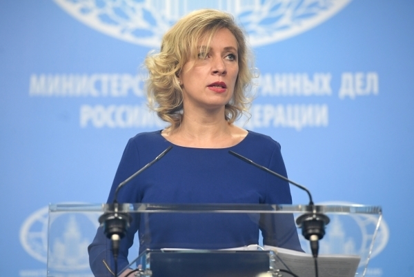 Официальный представитель министерства иностранных дел России Мария Захарова во время брифинга в Москве. Фото РИА Новости
