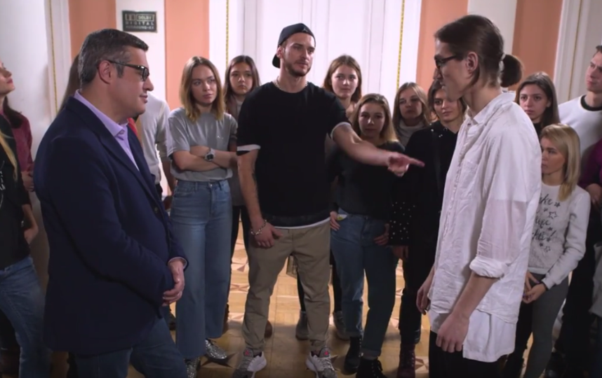 Магистр «Что? Где? Когда?» сразился в рэп-баттле со студентом Магистр «Что? Где? Когда?» сразился в рэп-баттле со студентом