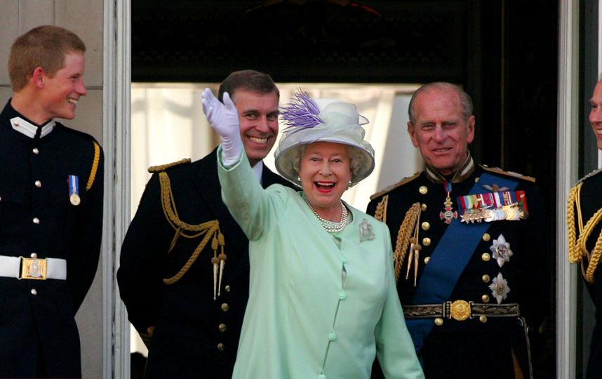 Принц Филипп и королева Елизавета II, принцы Уильям и Гарри. Фото Getty