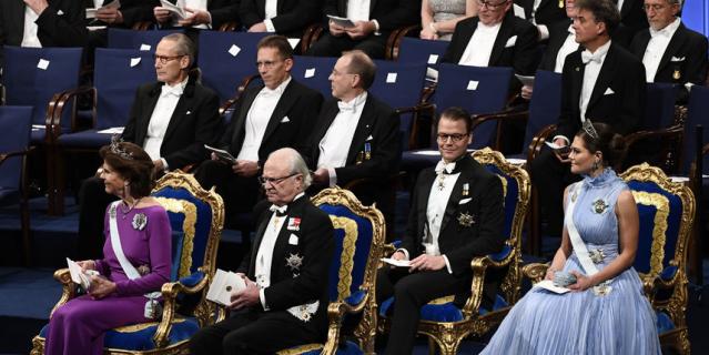 Королева Швеции Сильвия, король Карл XVI Густав, наследная принцесса Виктория, принц Даниэль. Королева Швеции Сильвия, король Карл XVI Густав, наследная принцесса Виктория, принц Даниэль.