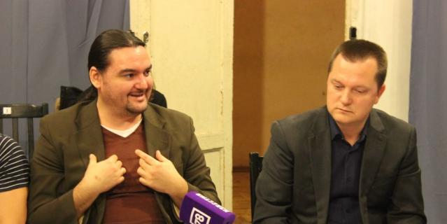 Петербургские активисты установят наблюдение за домами на Тележной. Петербургские активисты установят наблюдение за домами на Тележной.