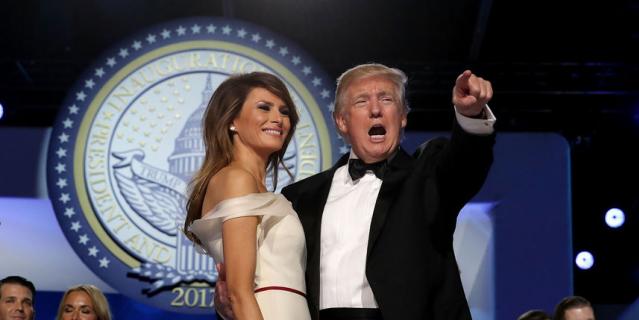 Мелания Трамп в 2017 году. Лучшие платья и образы. Мелания Трамп в 2017 году. Лучшие платья и образы.