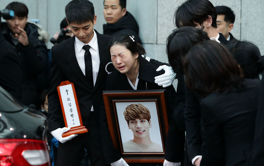 Умер музыкант Джонхён 18 декабря. Фото Getty