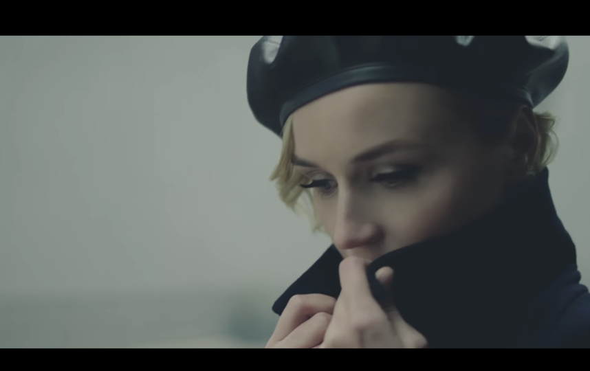 Кадр из клипа Полины Гагариной "Обезоружена". Фото Polina Gagarina / YouTube, Скриншот Youtube