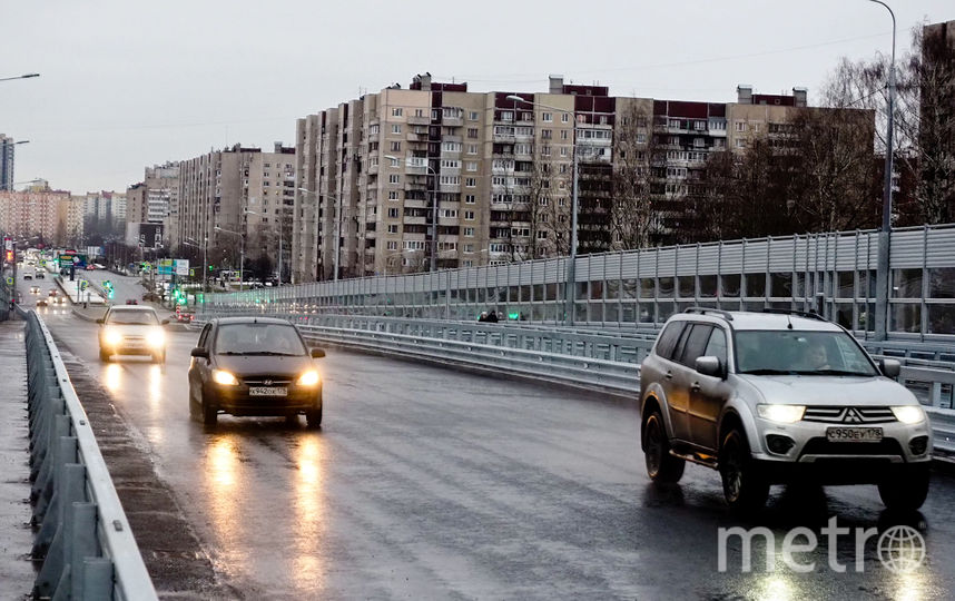 Открыто движение по Поклонногорскому путепроводу. Фото Святослав Акимов, "Metro"