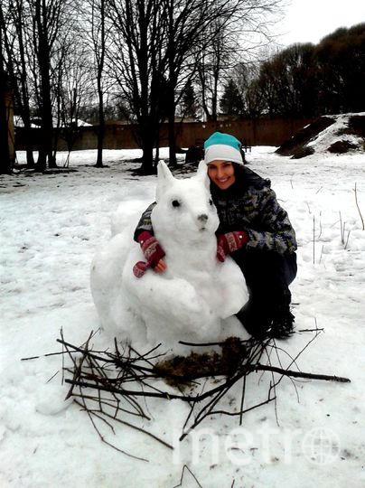 Пушкин, белочки и дракон: Необычных снеговиков лепят в Петербурге