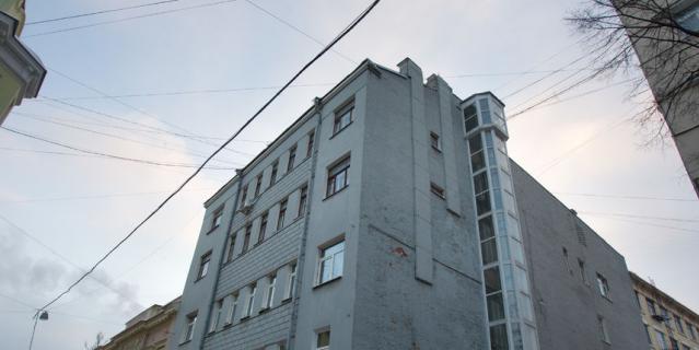 3. Володя часто возвращался по старому адресу, но не к отцу, а к другу Левону Кочаряну. 3. Володя часто возвращался по старому адресу, но не к отцу, а к другу Левону Кочаряну.