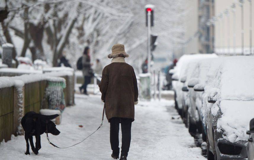 В Париже выпал снег. Фото Getty