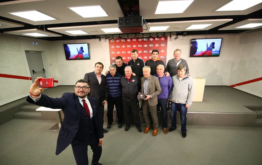 Состоялась презентация первого смартфона для болельщиков красно-белых BQ Advance Spartak Edition. 