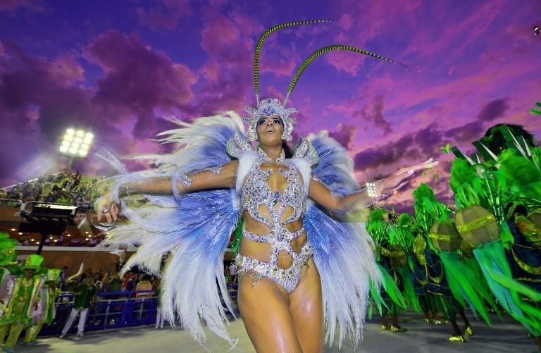 Участница карнавала в Рио-де-Жанейро. Фото AFP