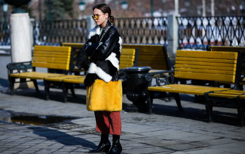 Столичные модники стремятся попасть в объективы фотографов. Фото предоставлено пресс-службой MBFW Russia