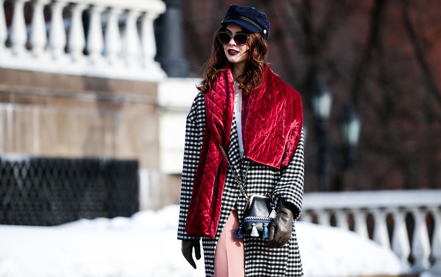 Столичные модники стремятся попасть в объективы фотографов. Фото предоставлено пресс-службой MBFW Russia