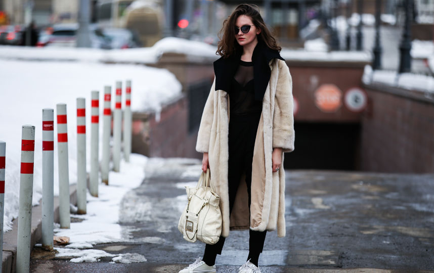 Столичные модники стремятся попасть в объективы фотографов. Фото предоставлено пресс-службой MBFW Russia