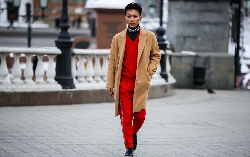 Столичные модники стремятся попасть в объективы фотографов. Фото предоставлено пресс-службой MBFW Russia