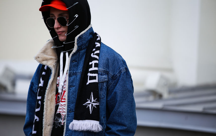 Столичные модники стремятся попасть в объективы фотографов. Фото предоставлено пресс-службой MBFW Russia