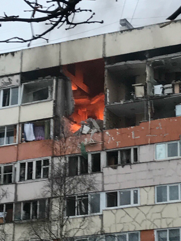 В жилом доме в Петербурге произошел взрыв. 