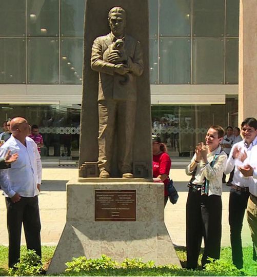 Так выглядит новый памятник Кнорозову в Мексике. Фото скриншот телеканала НТВ
