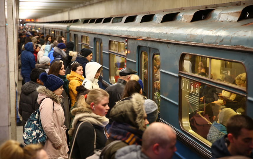 Фиолетовая ветка. Фиолетовая ветка станции. Фиолетовая ветка метро станции. Станции на фиолетовой ветке Москва. Фиолетовая ветка час пик.