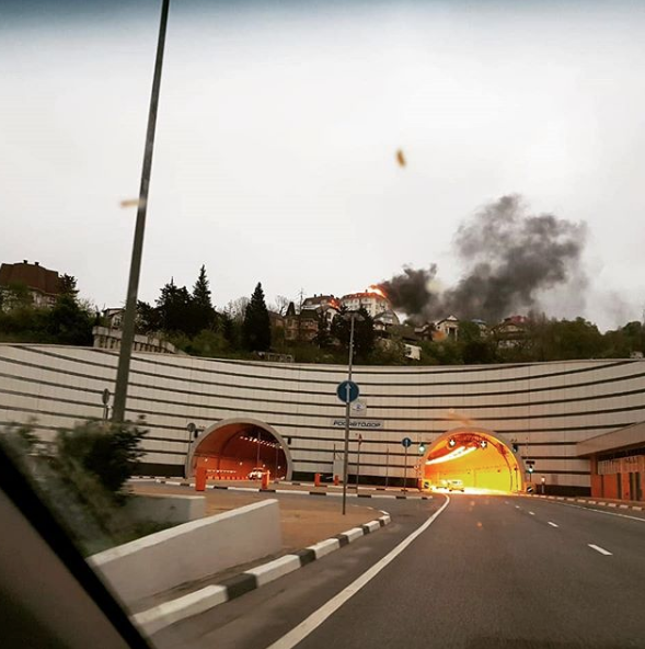 Пожар в Сочи. Фото скриншот https://www.instagram.com/alexroyal3736/
