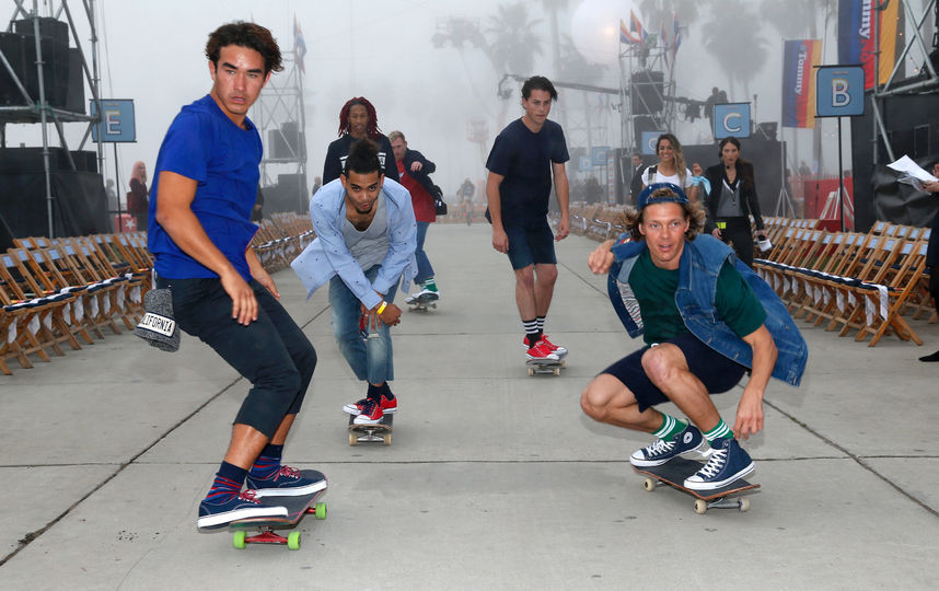 Ролики и скейтборды завоёвывают всё большую популярность у разных возрастов. Фото Getty
