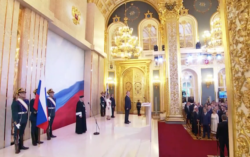 Владимир Путин приносит присягу. Фото Скриншот Первый канал