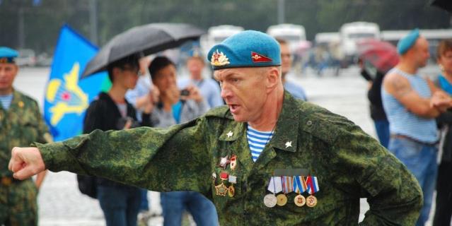Отец Анны Кабба, тренер по боксу Игорь Рачилин. Отец Анны Кабба, тренер по боксу Игорь Рачилин.