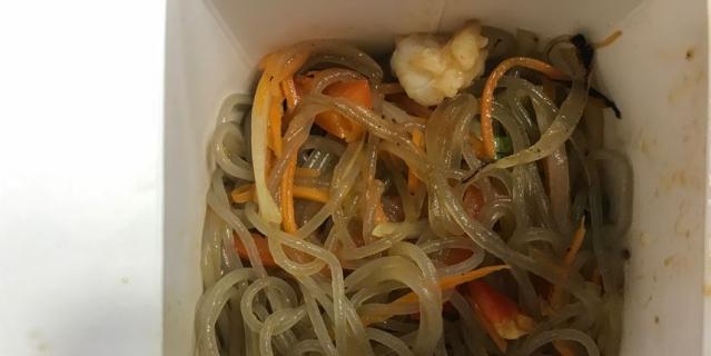 Фунчоза с креветками из DimSum&Co. Фунчоза с креветками из DimSum&Co.