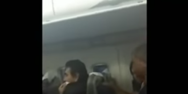 Болельщиков из Перу напугал дым в самолете, на котором они летели в Москву
