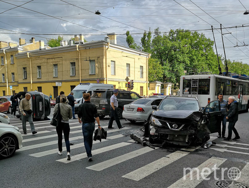 ДТП на Литейном перекрыло проезд к Невскому проспекту