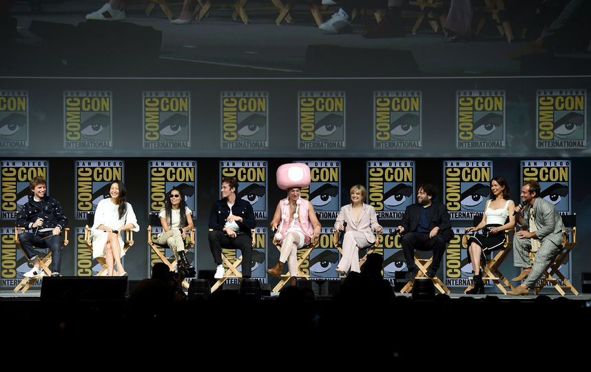 Актеры фильма "Фантастические твари: Преступления Грин-де-Вальда" на Comic-Con 2018 в Сан Диего. Фото Getty