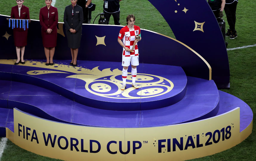 Хорват Лука Модрич с наградой лучшему игроку чемпионата мира. Фото Getty