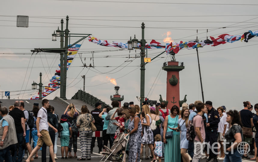 Город готов к празднику военных моряков. Фото Святослав Акимов, "Metro"