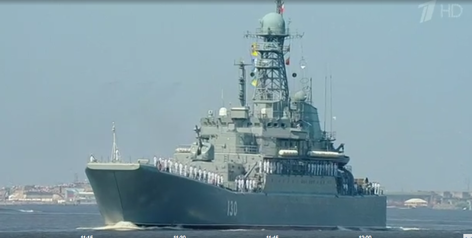 Парад в честь Дня Военно-Морского Флота в Петербурге. Фото скриншот видео www.1tv.ru/live